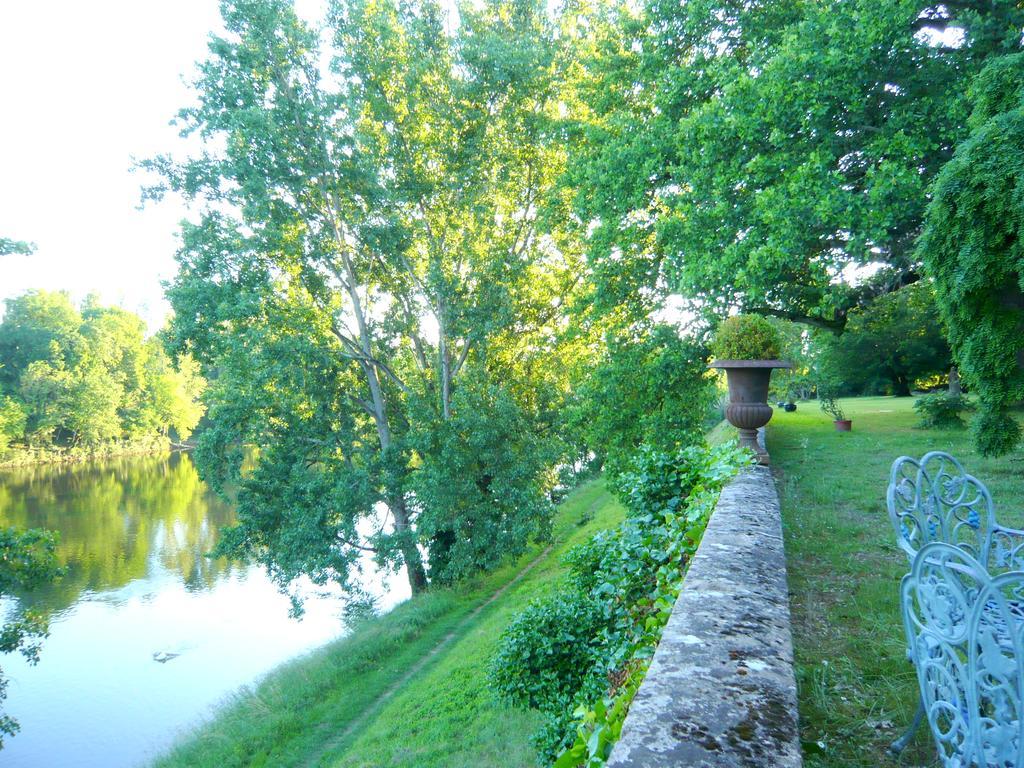 La Rebiere D'Or, B&B Et Gite Mouleydier Exterior photo
